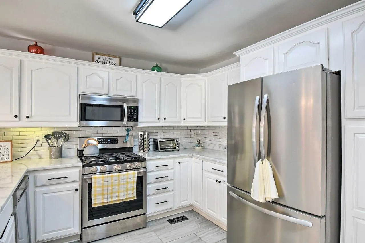 Norfolk Beach House Rental With Private Pool! 0*,  United States