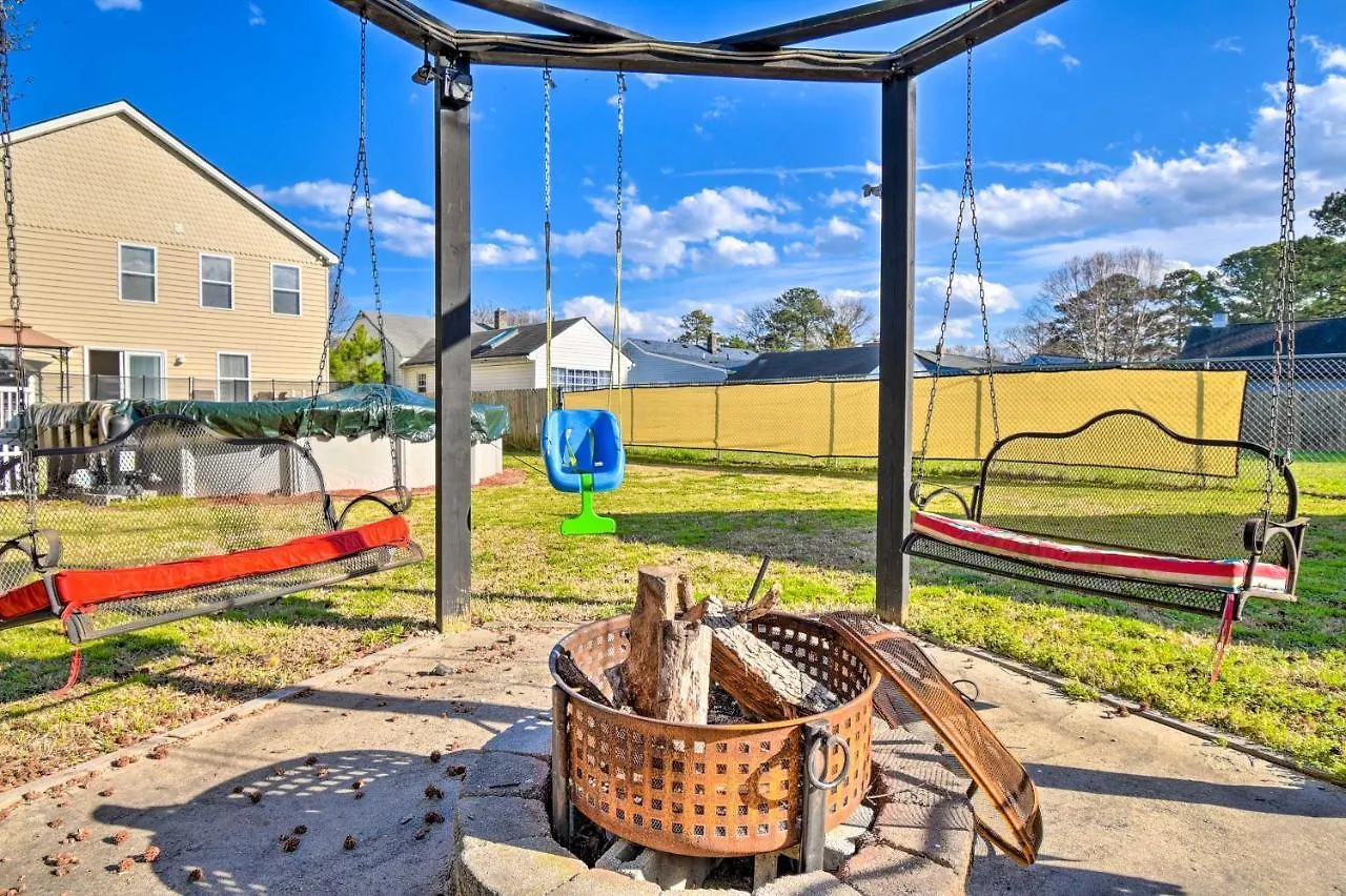 Norfolk Beach House Rental With Private Pool! 0*,  United States