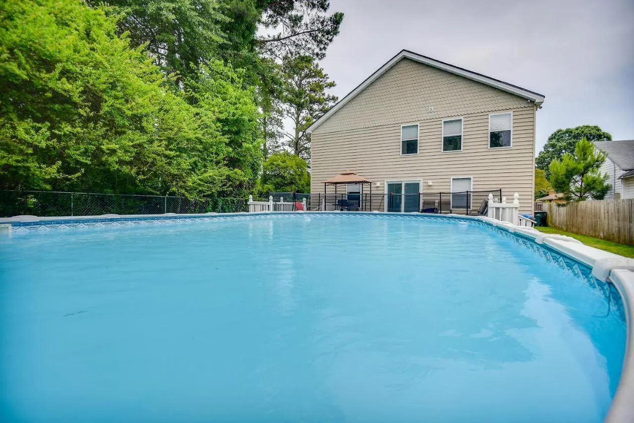 Norfolk Beach House Rental With Private Pool! Holiday home